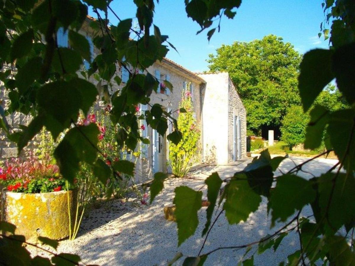 Chambres D'Hotes Domaine Le Fragnaud Saint-Porchaire Exteriér fotografie