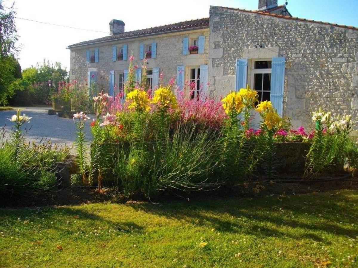 Chambres D'Hotes Domaine Le Fragnaud Saint-Porchaire Exteriér fotografie